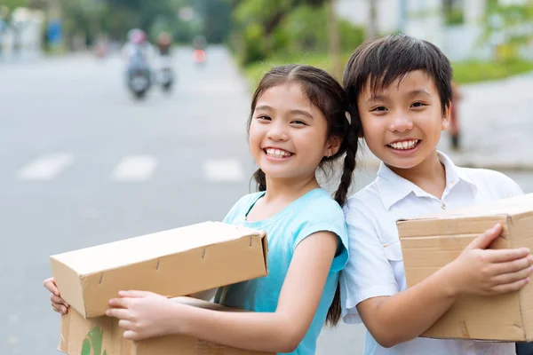 Portrait Happy Children Holding Cardboard Boxes — Stock Photo, Image