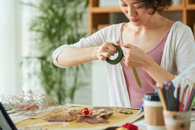 Onun Studio yeni proje üzerinde yaratıcı Japon kadın