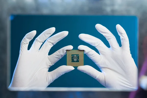 Central Processing Unit Hands Electronic Engineer — Stock Photo, Image