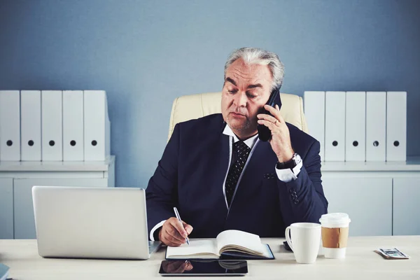 Aged Business Man Sitting Office Desk Table Talking Telephone — Stock Photo, Image