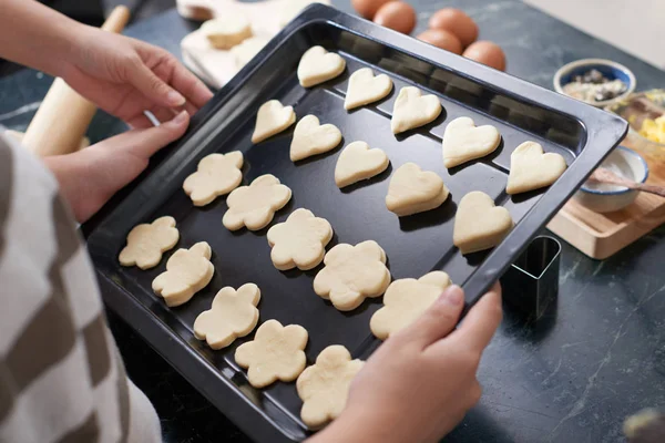 Close View Female Hands Holding Baking Sheet Cut Out Raw — Stock Photo, Image