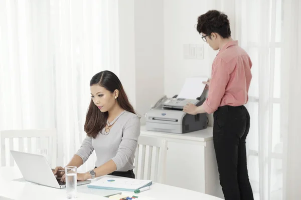Young Asian Woman Man Working Light Office Cooperation — Stock Photo, Image