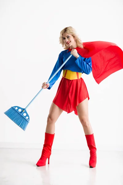 Fullängds Porträtt Ung Attraktiv Blond Kaukasisk Kvinna Superwoman Kostym Holding — Stockfoto