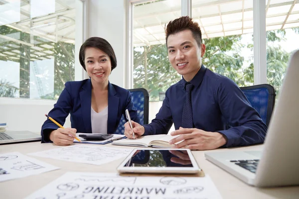 Portrait Successful Young Business Colleagues Have Meeting Bright Modern Office — Stock Photo, Image