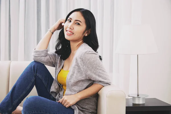 Side View Attractive Filipino Female Smiling Looking Camera While Sitting — Stockfoto