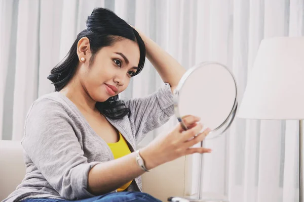 Side View Attractive Filipino Female Looking Mirror Making Elegant Hairdo — Stock Photo, Image