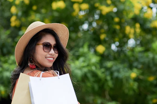 Attractive Smiling Vietnamese Woman Standing Outdoors Paper Bags — ストック写真