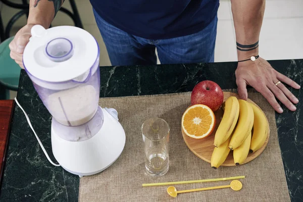 Ingredients Fruit Cocktail Blender Kitchen Table Young Man — Stok fotoğraf