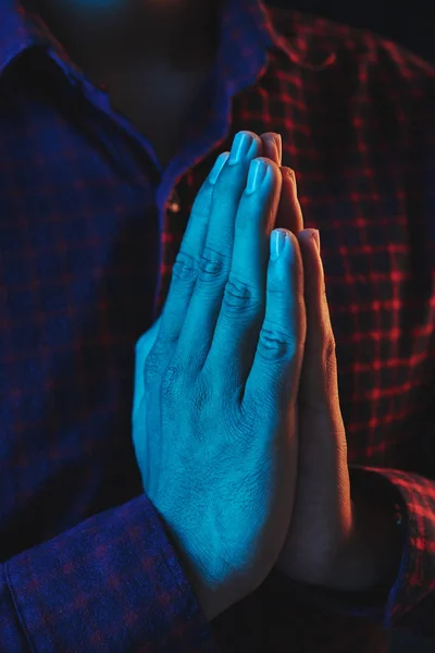 Άνθρωπος Που Κρατά Χέρια Στην Namaste Χειρονομία Για Εκφράσω Την — Φωτογραφία Αρχείου