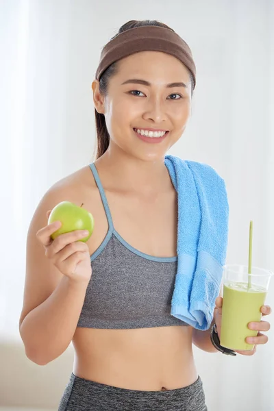 Porträt Einer Jungen Schönen Athletischen Asiatin Aktiver Kleidung Die Freudig — Stockfoto