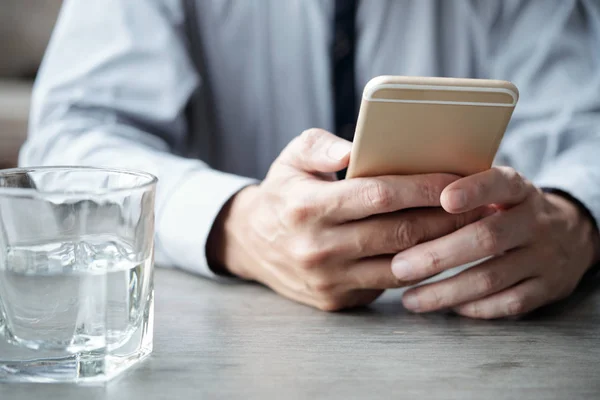 Hands Middle Aged Man Using Application His Smartphone — Stock Photo, Image