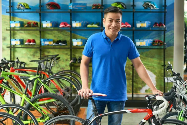 Ritratto Sorriso Vietnamita Bello Negozio Biciclette Manager — Foto Stock