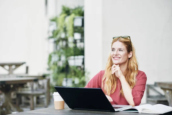 Happy Blonde Woman Sitting Coffee Shop Working Her Book She — Stock Photo, Image