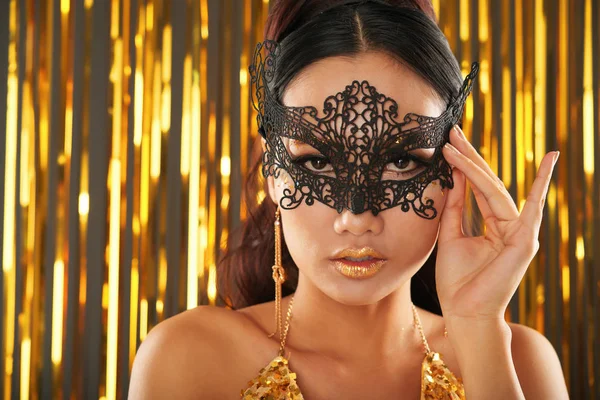 Schitterende Sensuele Aziatische Vrouw Feestelijke Masker — Stockfoto
