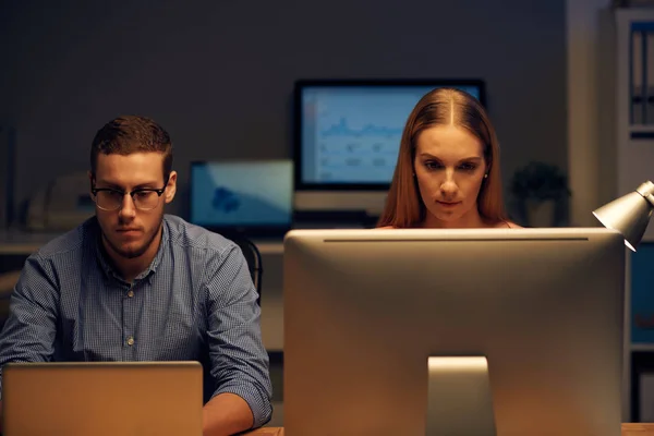 Business Colleagues Need Stay Office Late Night — Stock Photo, Image