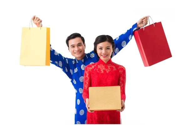 Jeune Couple Asiatique Robes Dai Avec Des Cadeaux Pour Nouvel — Photo