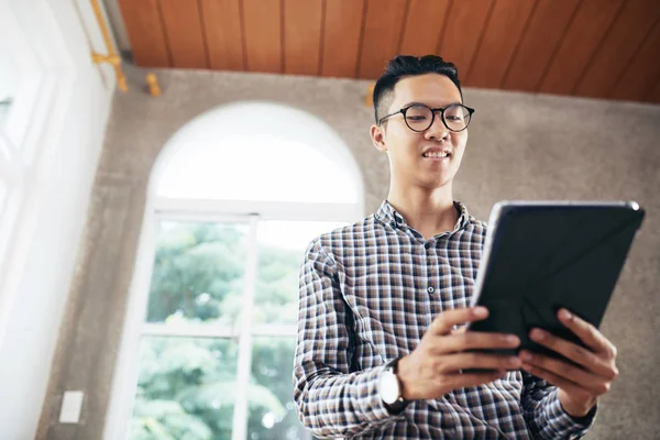 Low Angle View Young Asian Man Checked Shirt Glasses Checking — Stock Photo, Image