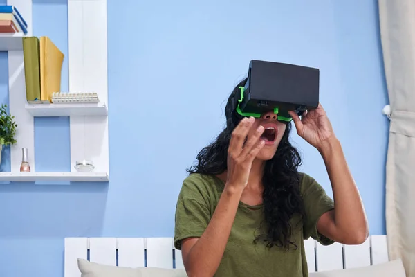 Shocked Excited Young Woman Headset Experiencing Virtual Reality — Stock Photo, Image