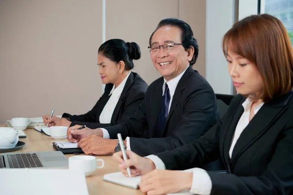 Portrait Cheerful Senior Businessman Attending Meeting Coworkers — Stock Photo, Image