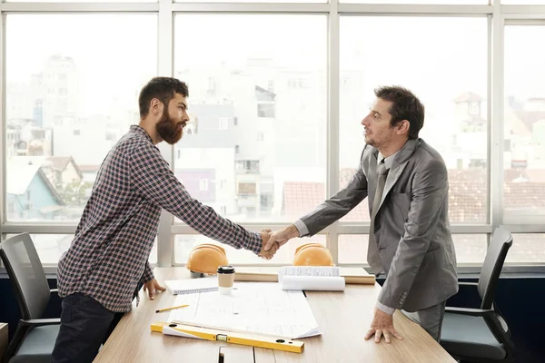 Head Architectural Bureau Shaking Hand New Employee Meeting — Stock Photo, Image