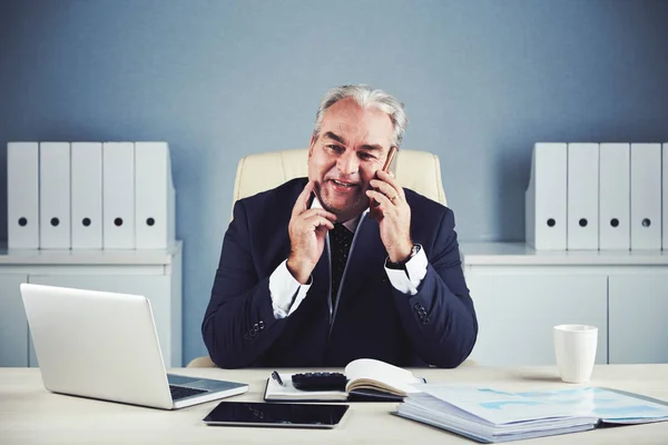 Portrait Smiling Middle Aged Businessman Talking Phone Client — Stock Photo, Image