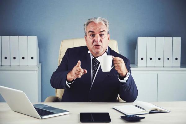 Businessman Drinking Coffee Arguing Opponent — Stock Photo, Image