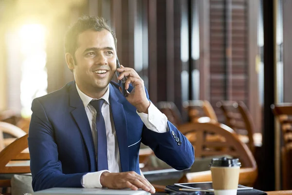 Mature Businessman Blue Suit Talking Mobile Phone Smiling While Working — Stock Photo, Image