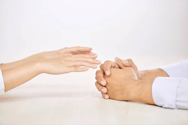 Hands Young Woman Stretching Those Young Man Keeping Fingers Crossed — Stock Photo, Image