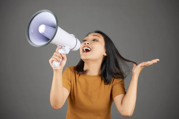 Young Woman Black Hair Standing Screaming Megaphone Isolated Grey Background — Stock Photo, Image