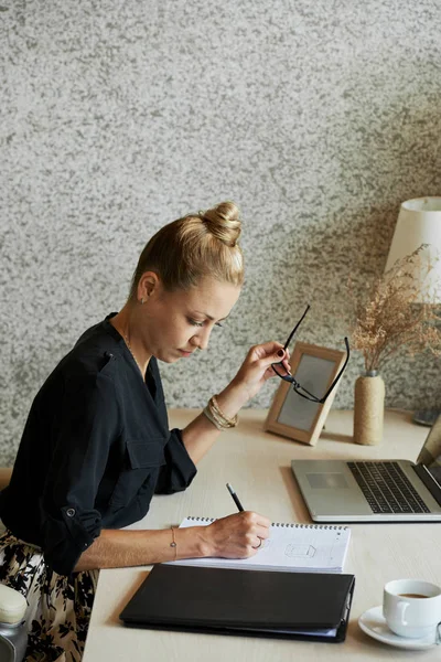 Concentrated Pretty Business Lady Writing Ideas New Products Her Planner — Stock Photo, Image