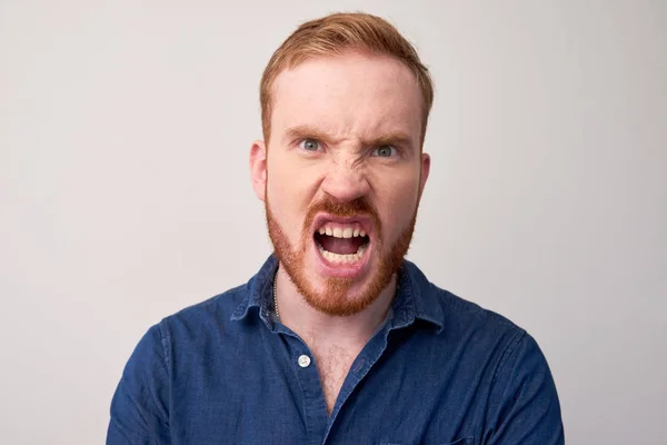 Portrait Red Haired Young Man Looking Camera Expressing His Angry — Stock Photo, Image