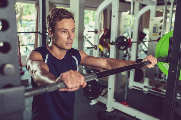 Sporty Caucasian Young Man Resting Sets Gym — Stock Photo, Image