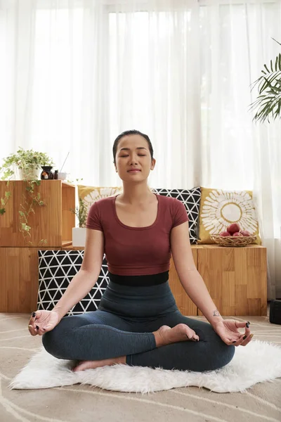 Young Asian Woman Sitting Lotus Yoga Mat Living Room — 스톡 사진