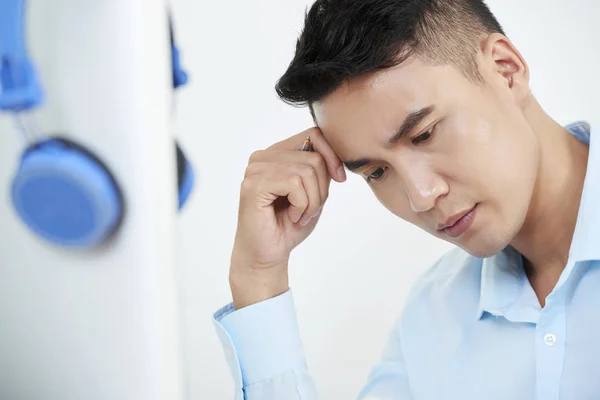Asian Male Student Concentrating His Studying Thinking Task Preparing Important — Stock Photo, Image