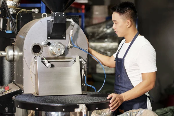 Young Asian Operator Standing Looking Machinery Equipment Controlling Process Manufacturing — 스톡 사진