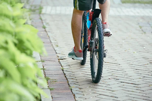 Cropped Image Man Riding Bike Road — Stock Photo, Image