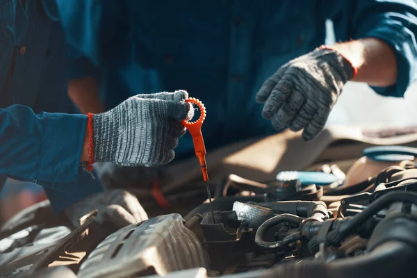 Nivel Comprobación Mecánica Del Aceite Motor Del Automóvil —  Fotos de Stock