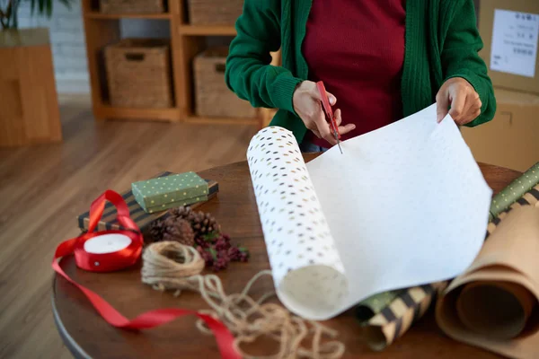 Crop Shot Woman Post Office Decorating Present Boxes Colorful Paper — Stock Photo, Image