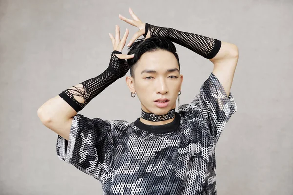 Stilig Ung Vietnamesisk Man Scen Kostym Dans Vogue Dance — Stockfoto