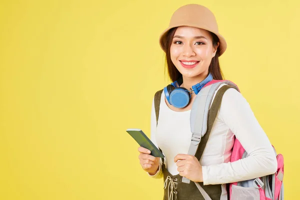 Pretty Smiling Asian Female Traveler Big Pink Backpack International Passport — Stock Photo, Image