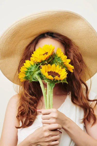 Portrait Young Woman Long Curly Hair Hat Hiding Bouquet Sunflowers — Stock Photo, Image