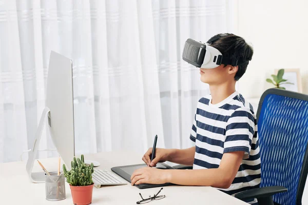Adolescente Realidade Virtual Headset Desenho Tablet Gráfico Mesa — Fotografia de Stock