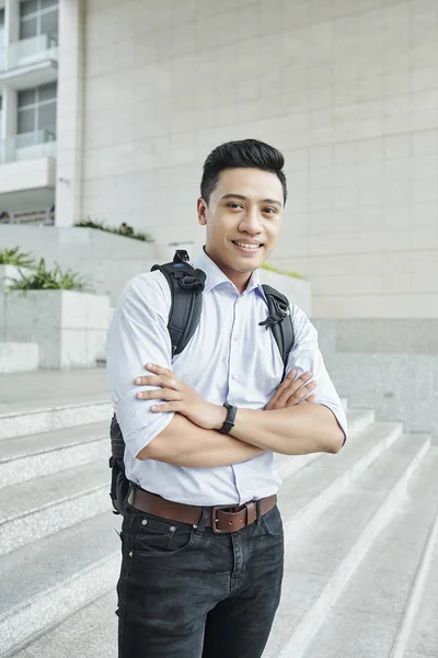 Smiling Confident Young Startupper Standing Outdoors His Arms Crossed — Stock Photo, Image