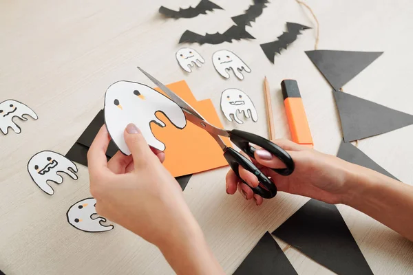 Hands Woman Cutting Cute Ghosts Out Paper Halloween Party — Stock Photo, Image
