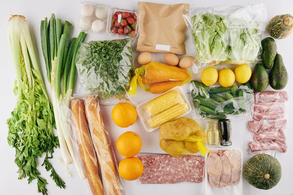 Friss Egészséges Élelmiszerek Gyümölcsökkel Zöldségekkel Hússal Amelyeket Otthoni Társadalmi Távolságtartásra — Stock Fotó