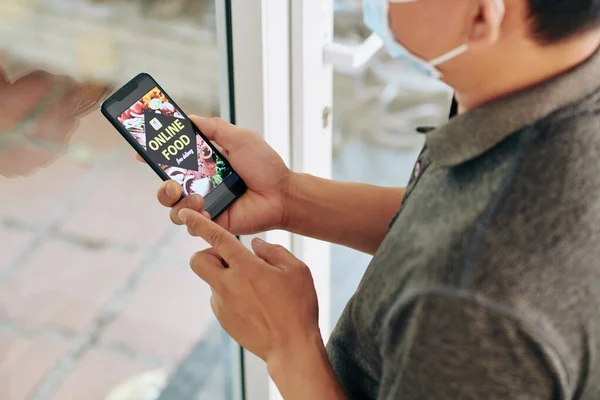 Cropped Image Young Man Waiting Order His Favorite Restaurant Staying — Stock Photo, Image