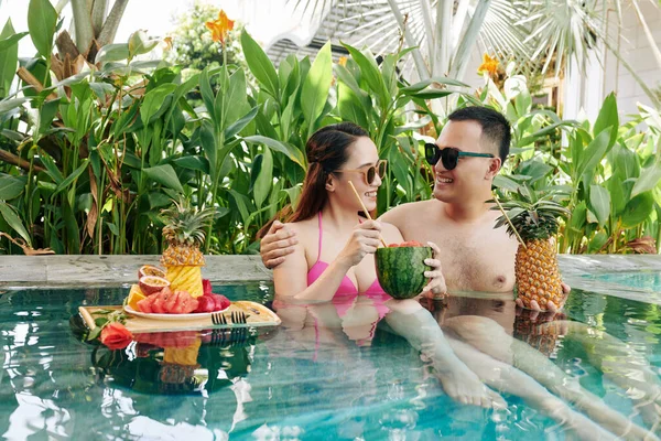 Happy Young Asian Couple Spending Honeymoon Spa Hotel Swimming Pool — Stock Photo, Image