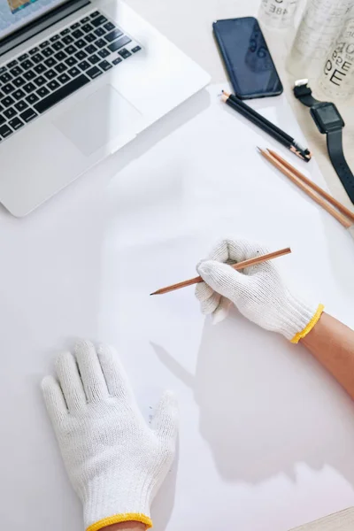 Engenheiro Construção Desenho Plano Construção Folha Branco Frente Dele — Fotografia de Stock