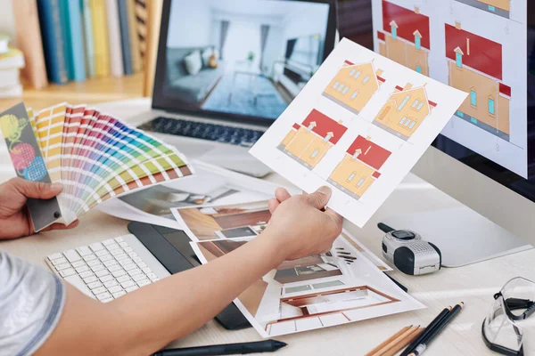 Designer Looking Printed Out Images House Photos Rooms Working Project — Stock Photo, Image