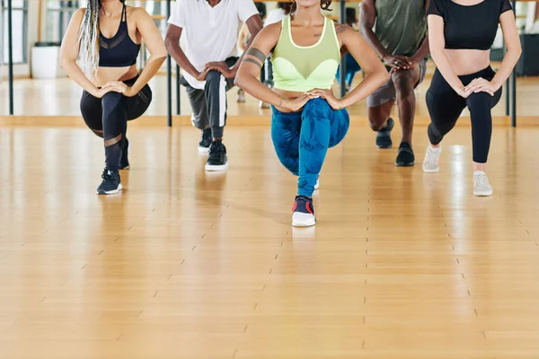 Cropped Image Active Sporty Young People Doing Lunges Warm Training — Stock Photo, Image